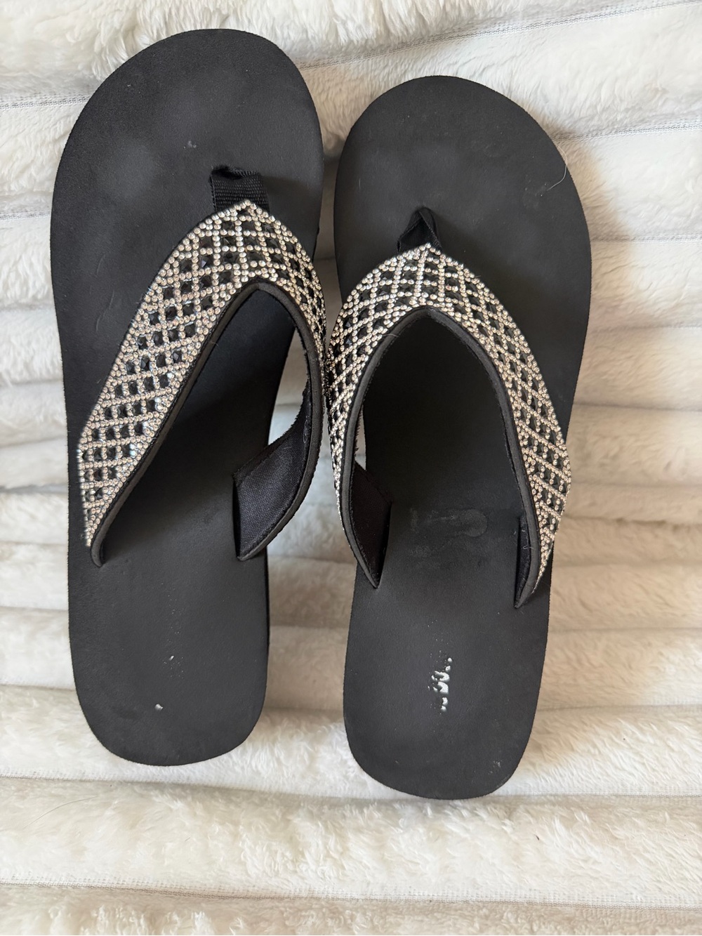 Source Unknown Black Flip Flop Sandals with Silver Rhinestone Straps